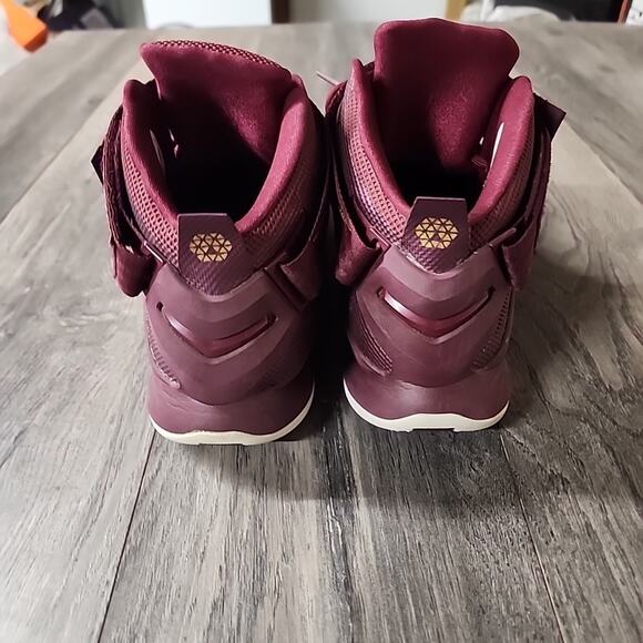 Nike Lebron 9 Soldier Basketball Shoes Men's Size 15 Maroon - 749490-670 - Picture 3 of 9